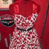 Robe pin up avec des motifs cœur rouge