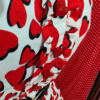Robe pin up avec des motifs cœur rouge