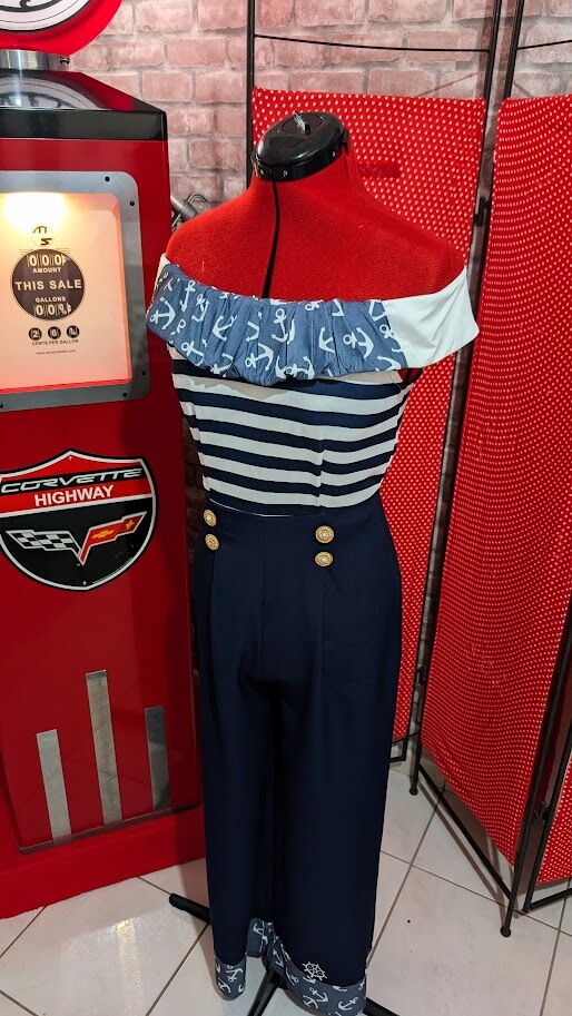 combinaison pin up bleu marine et blanche
