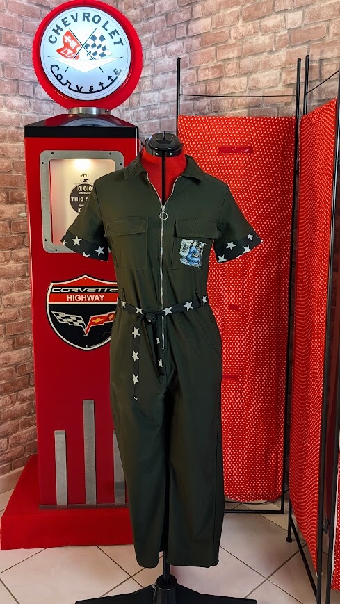 combinaison pin up verte kaki avec motif pin up garage motors