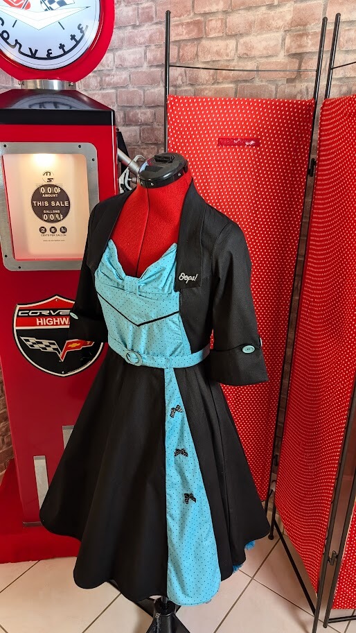 robe pin up rockabilly bleu turquoise et à pois noir