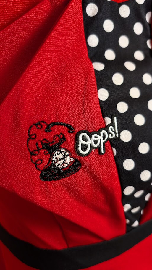 robe pin up rouge crayon rockabilly avec broderies