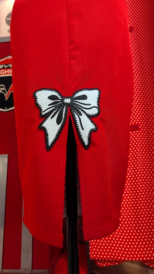 robe pin up rouge crayon rockabilly avec broderies