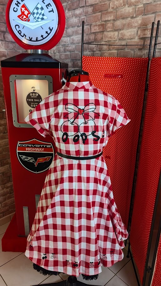 robe pin up swing à carreaux rouge et blanc