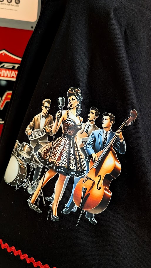 robe pin up swing noir et rouge