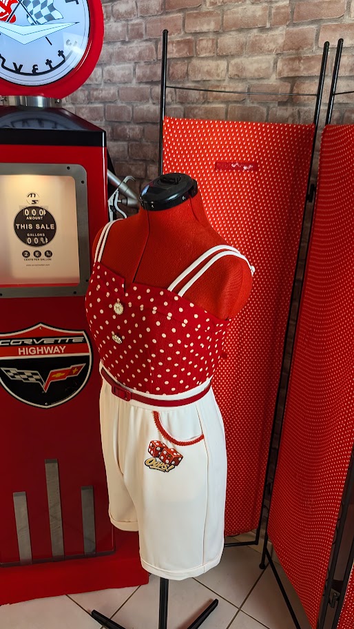 combi short pin up retro de couleur rouge a pois blanc