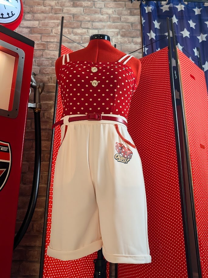 combi short pin up retro de couleur rouge a pois blanc