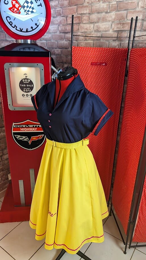 robe pin up retro de couleur bleu et jaune