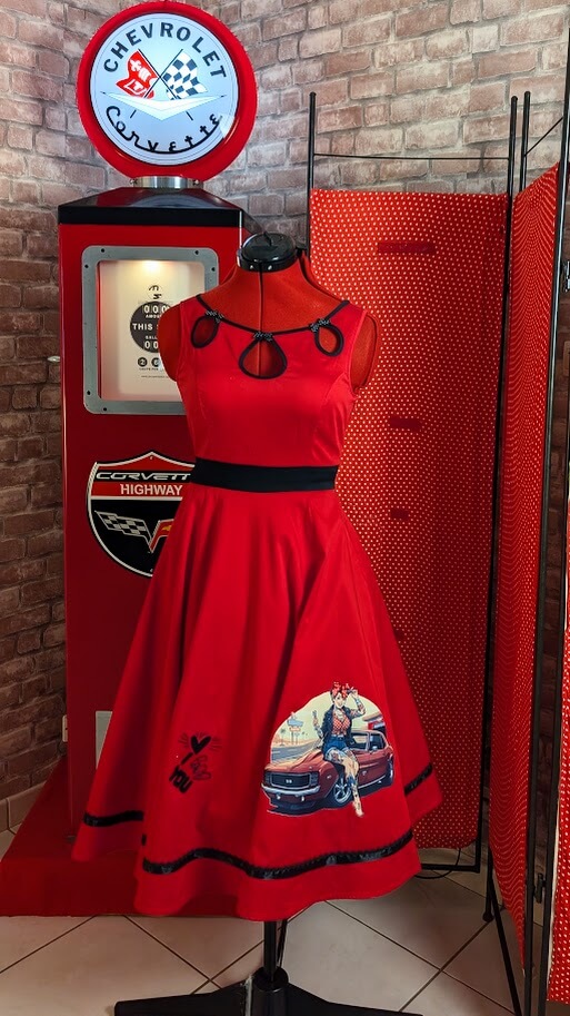 robe pin up rockabilly couleur rouge et noir