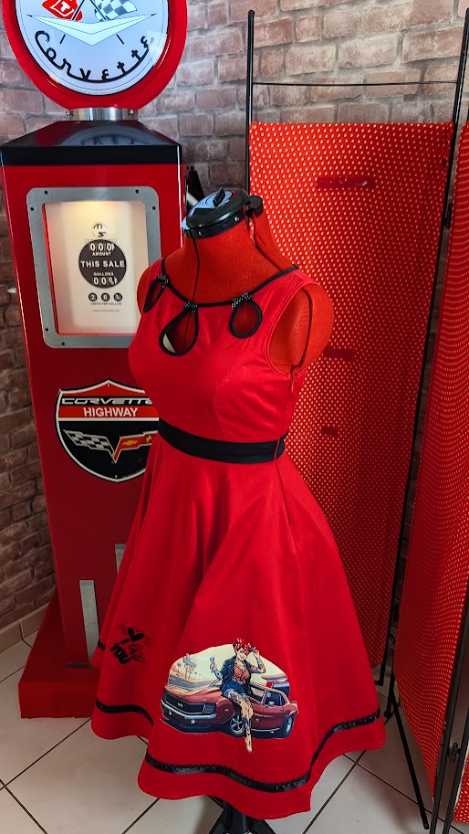 robe pin up rockabilly couleur rouge et noir