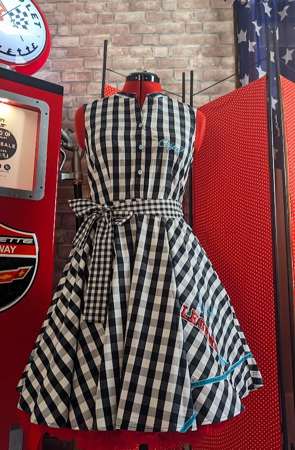 robe pin up rockabilly vichy noir et blanc