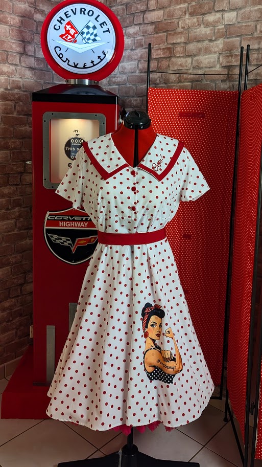 robe pin up retro de couleur blanche à pois rouge