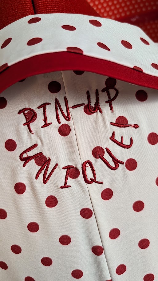 robe pin up retro de couleur blanche à pois rouge